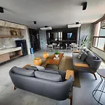 1204 · JSmart Novo, 1 suíte, Wi-Fi 450 mb, by CasaCris